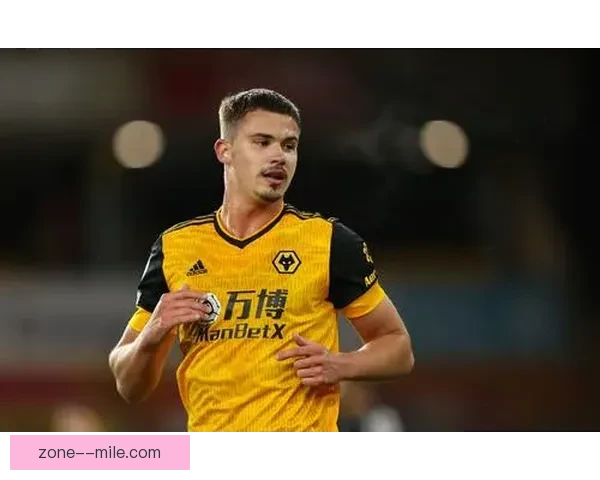 孔萨在维拉防线如磐石般稳健几乎零犯规表现引人瞩目